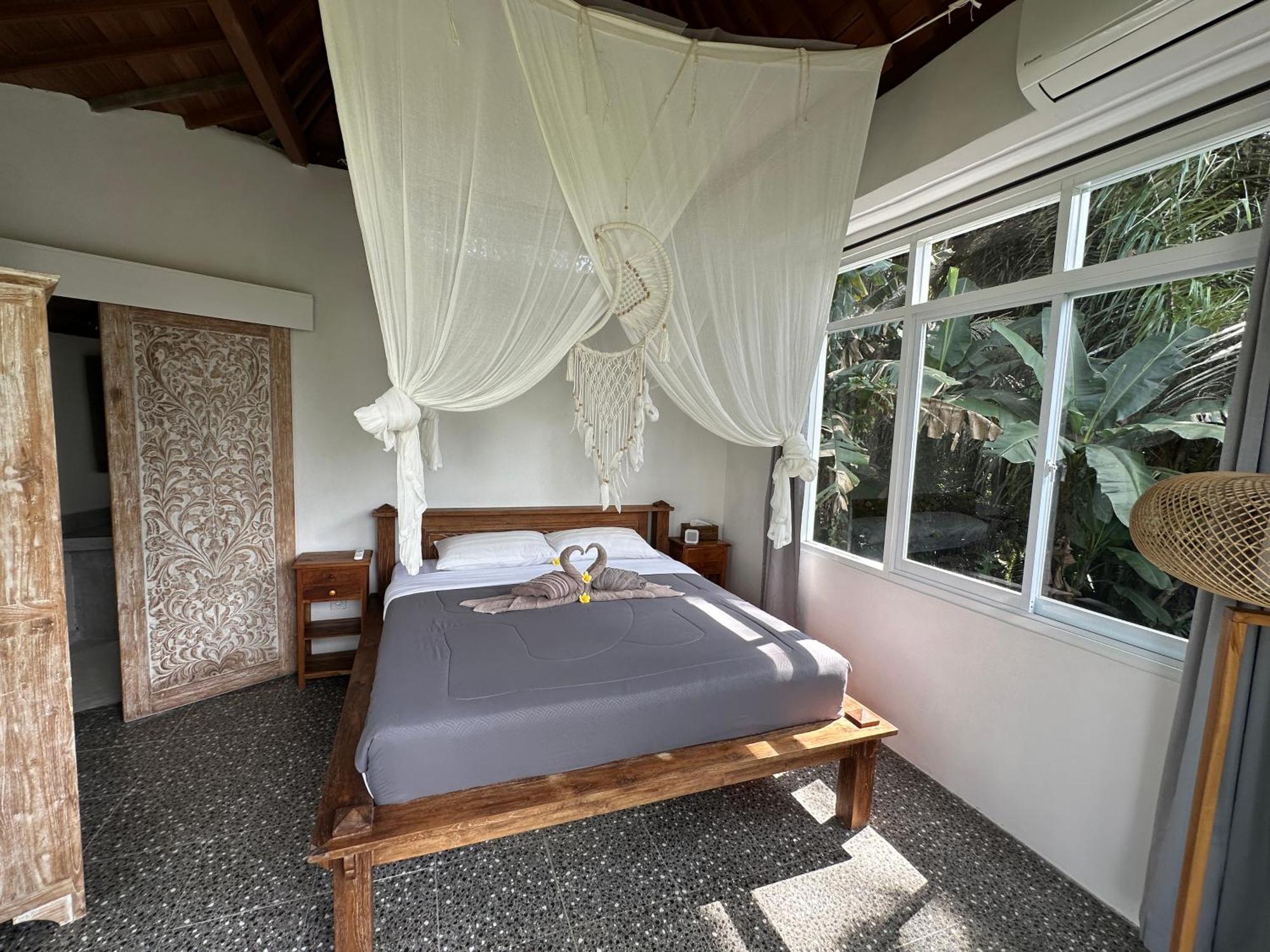 Tirta Asri Ubud Villa Room photo